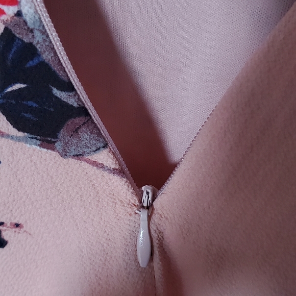 Dress - Picture 3 of 4